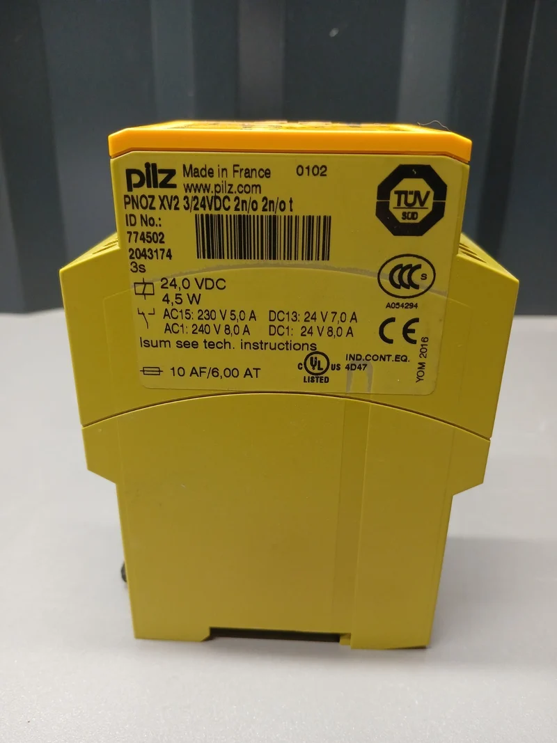 Pilz Sicherheitsschaltgerät PNOZ XV2 3/24VDC 2n/o 2n/o t safety relay 774502
