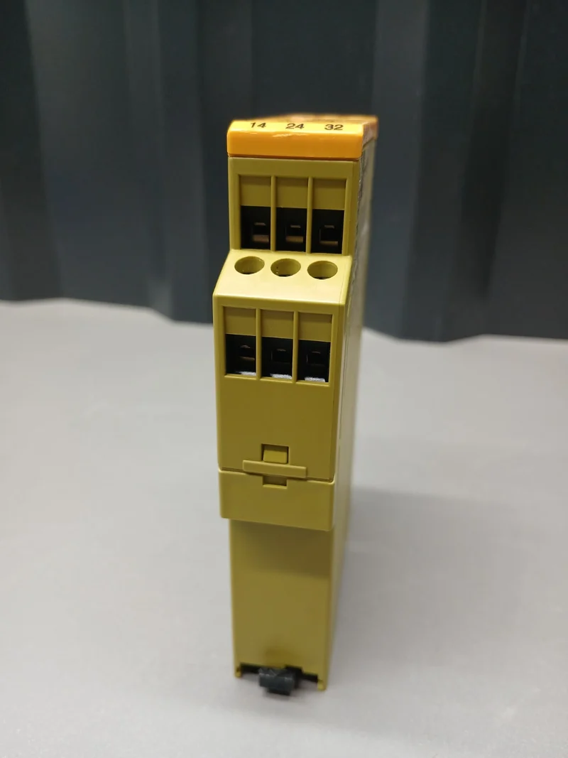 PILZ P2HZX X3 24VDC 2n/o 1n/c Sicherheitsschaltgerät Safety Relais 774350