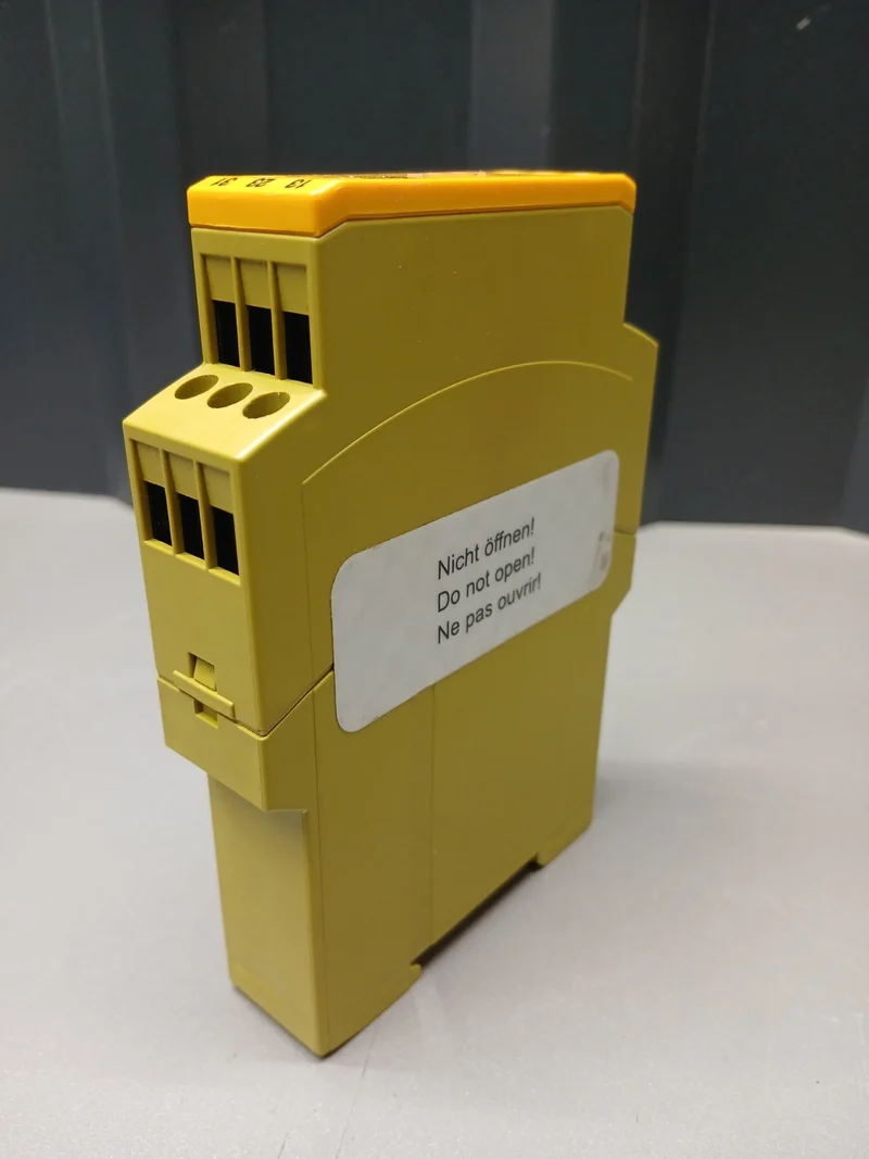 PILZ P2HZX X3 24VDC 2n/o 1n/c Sicherheitsschaltgerät Safety Relais 774350