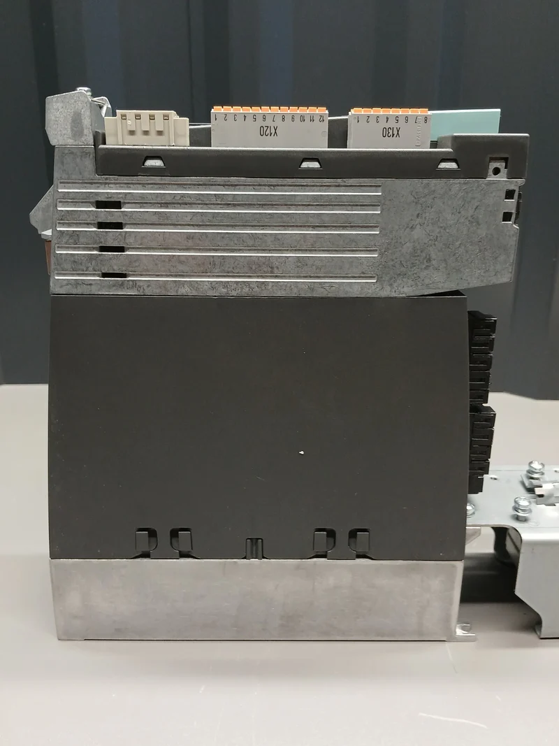 Siemens SIMOTION D 6AU1410-2AD00-0AA0 + 6SL3210-1PB13-0UL0 Controller