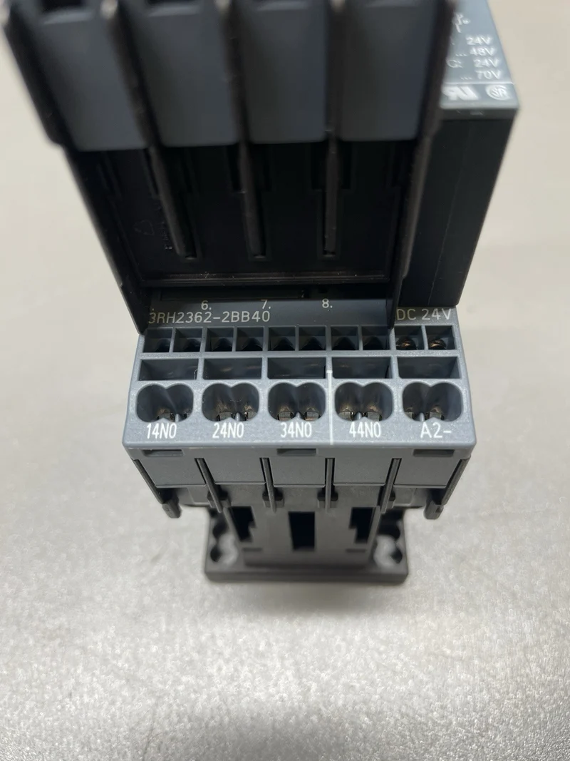 Siemens Schütz 3RH2362-2BB40 Hilfsschalterblock 3RH2911-2GA22