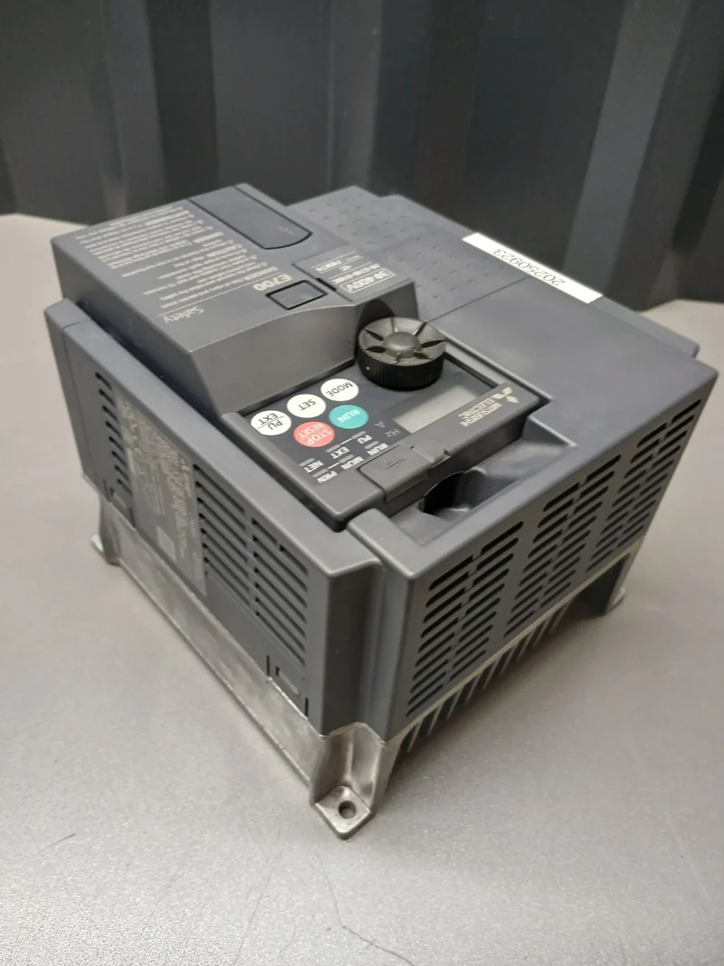 Mitsubishi FR-E740-016SC-EC TC101A820G61 Umrichter Controller