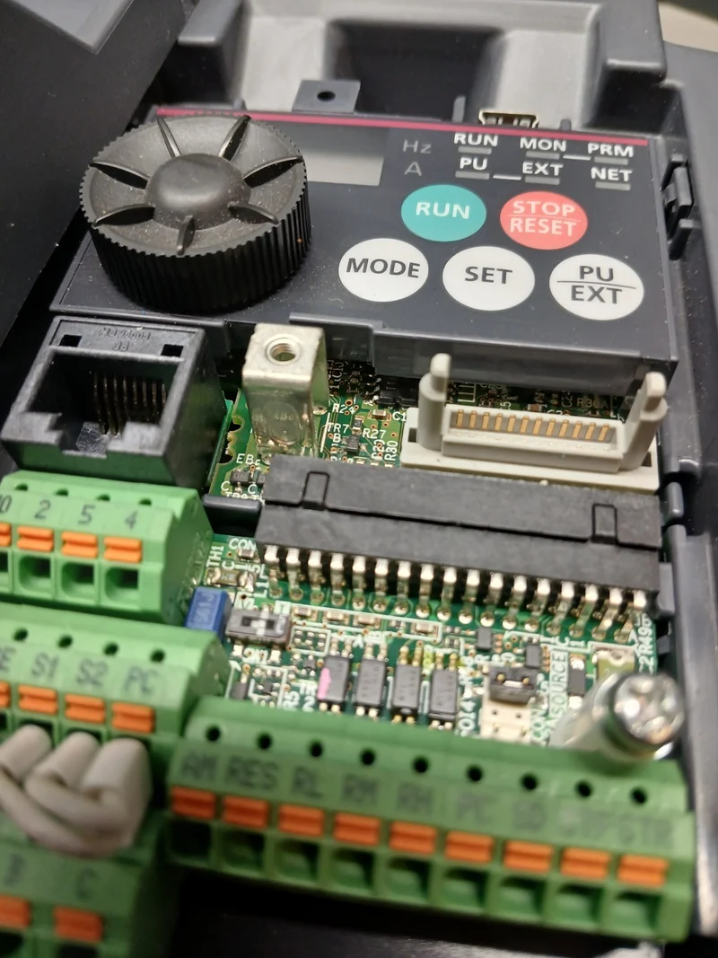 Mitsubishi FR-E740-016SC-EC TC101A820G61 Umrichter Controller