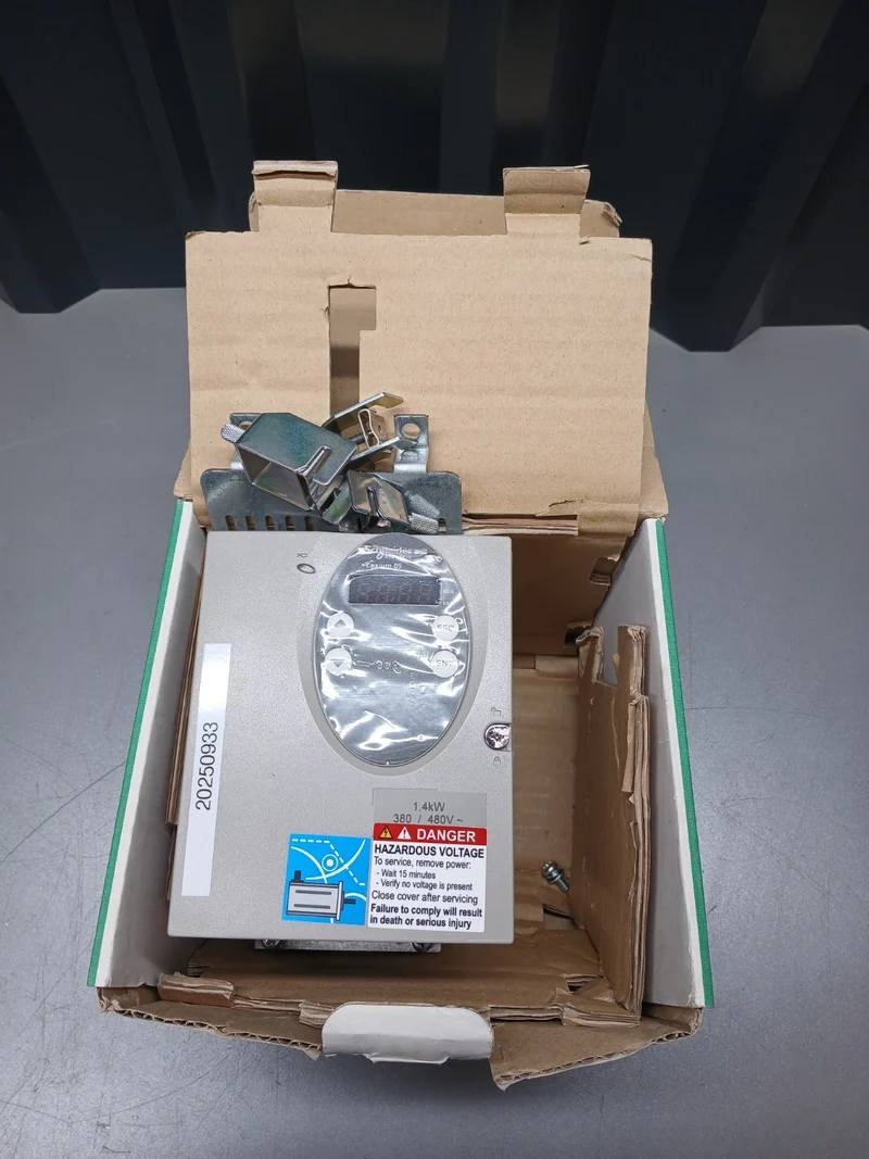 Schneider Electric Telemecanique LXM05BD14N4 Servoverstärker