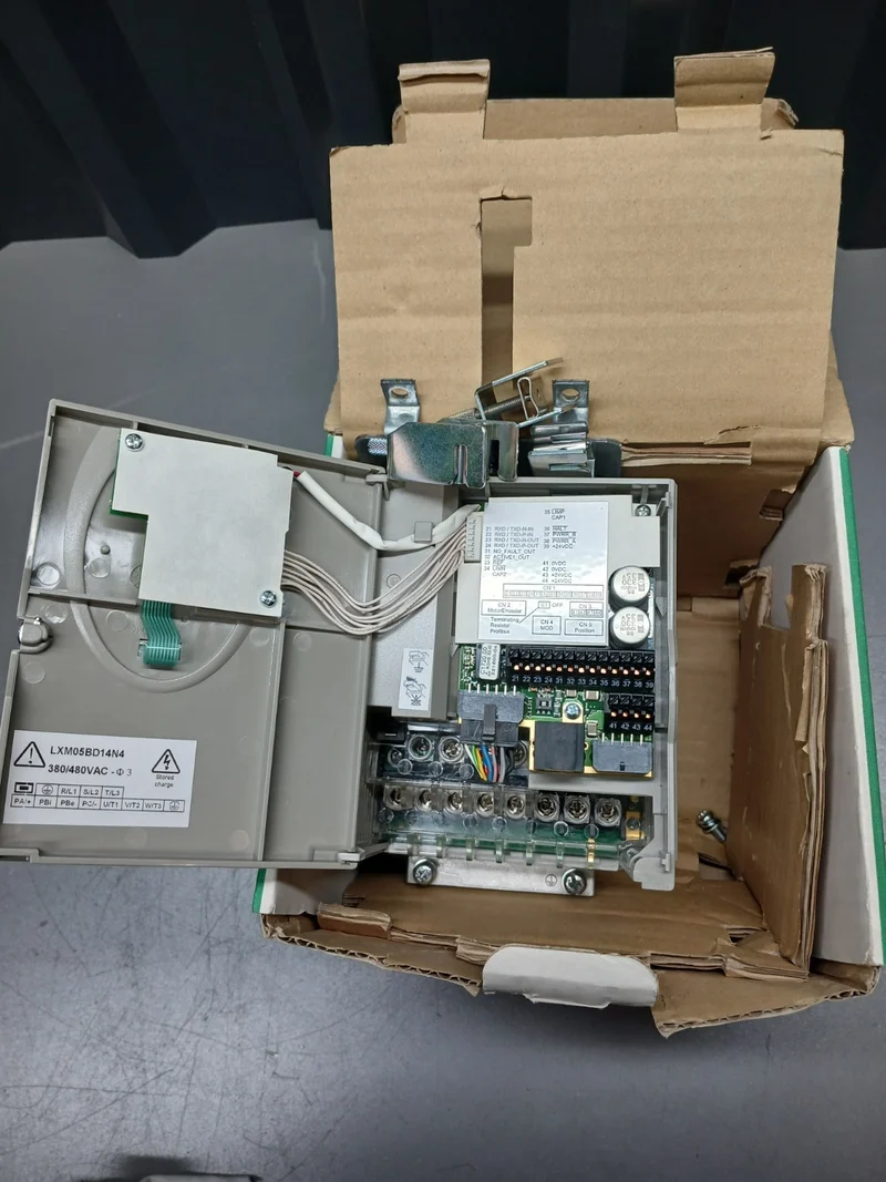 Schneider Electric Telemecanique LXM05BD14N4 Servoverstärker
