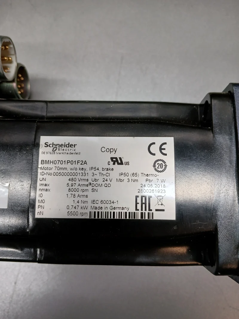 Schneider Electric BMH0701P01F2A Servomotor
