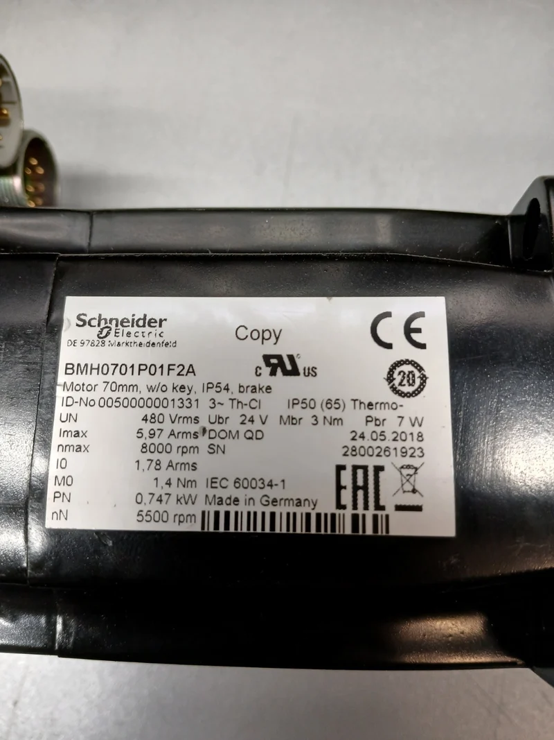Schneider Electric BMH0701P01F2A Servomotor