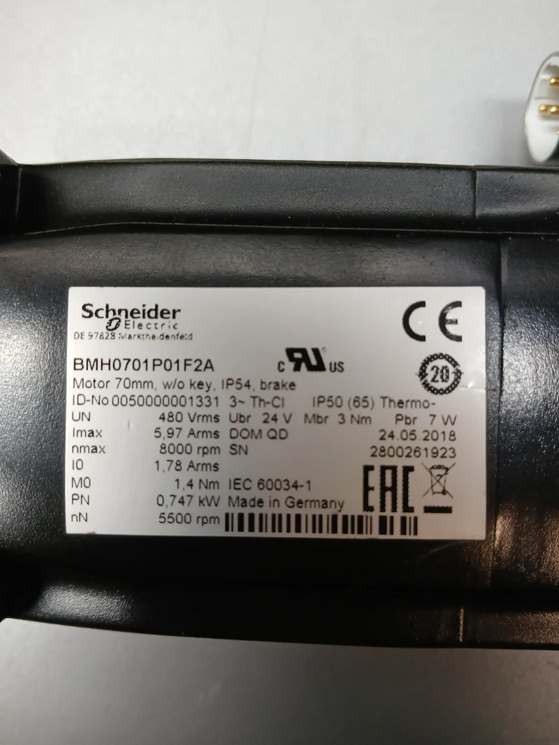 Schneider Electric BMH0701P01F2A Servomotor