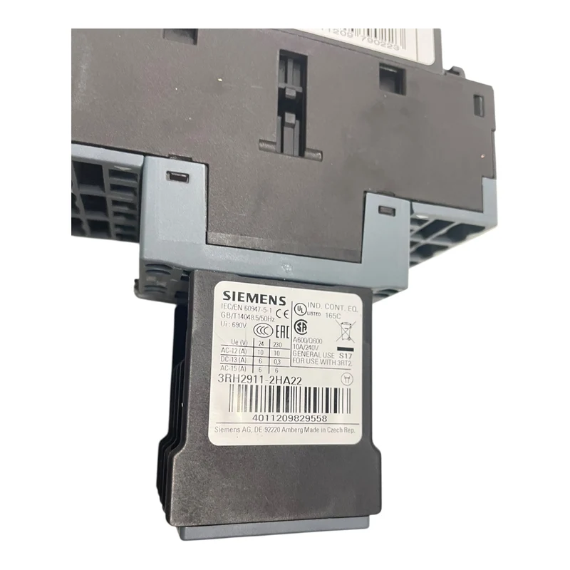 Siemens Leistungsschütz mit Hilfskontaktblock 3RT2027-2BB40 3RH2911-2HA22