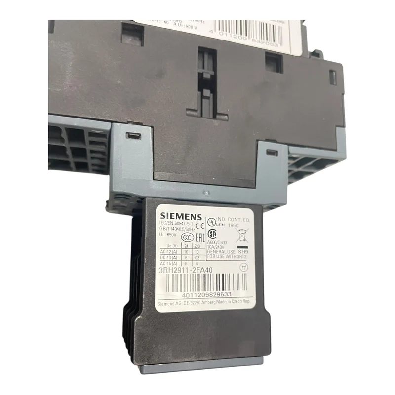 Siemens Leistungsschütz mit Hilfskontaktblock 3RT2024-2BB40 3RH2911-2FA40
