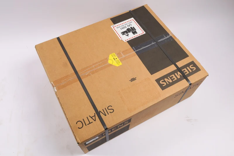 SIEMENS 6AV7881-4AE00-6DA0 auf Lager