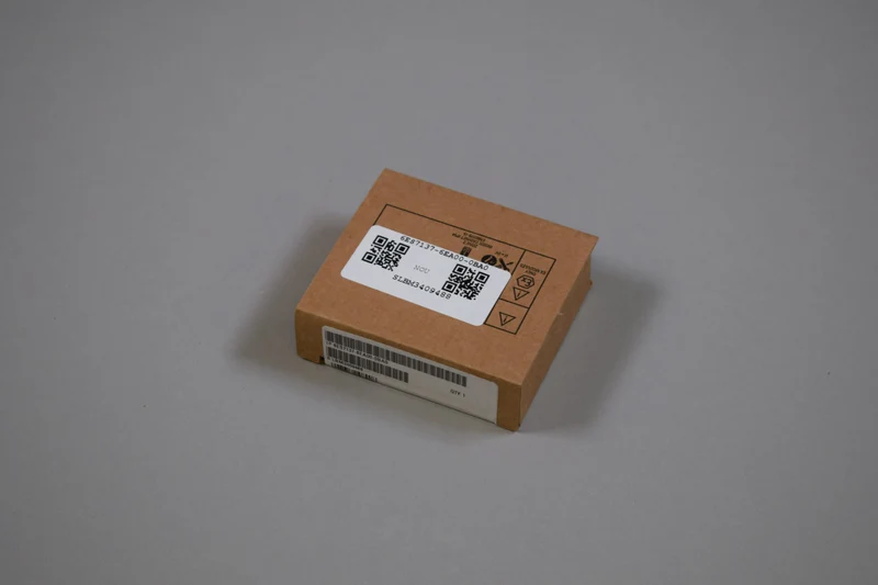 SIEMENS 6ES7137-6EA00-0BA0 auf Lager