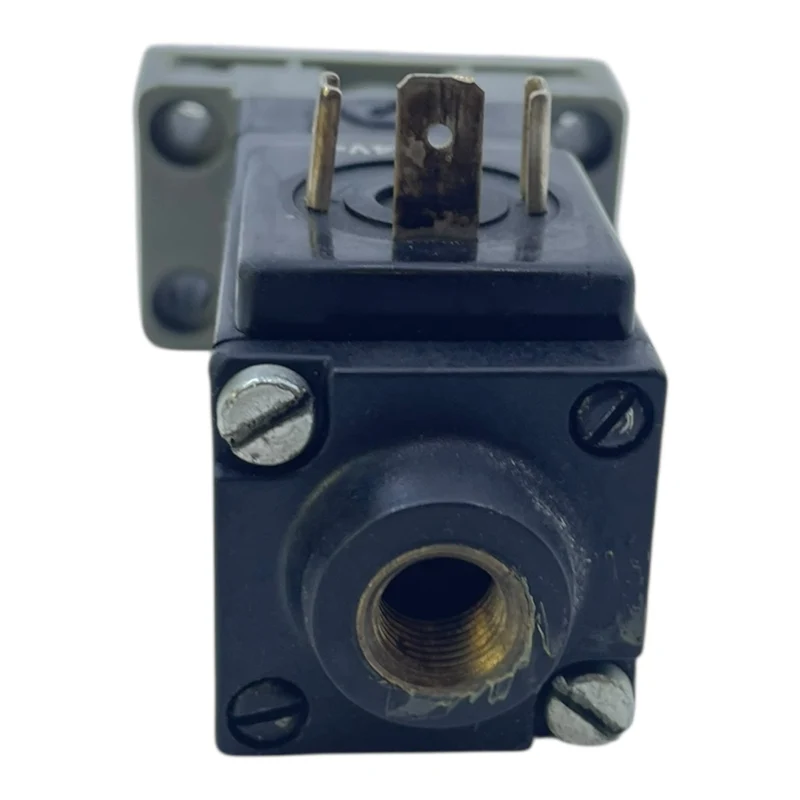 Bosch Magnetventil 24V 1824210104 Magnetventil von Bosch für die Industrie