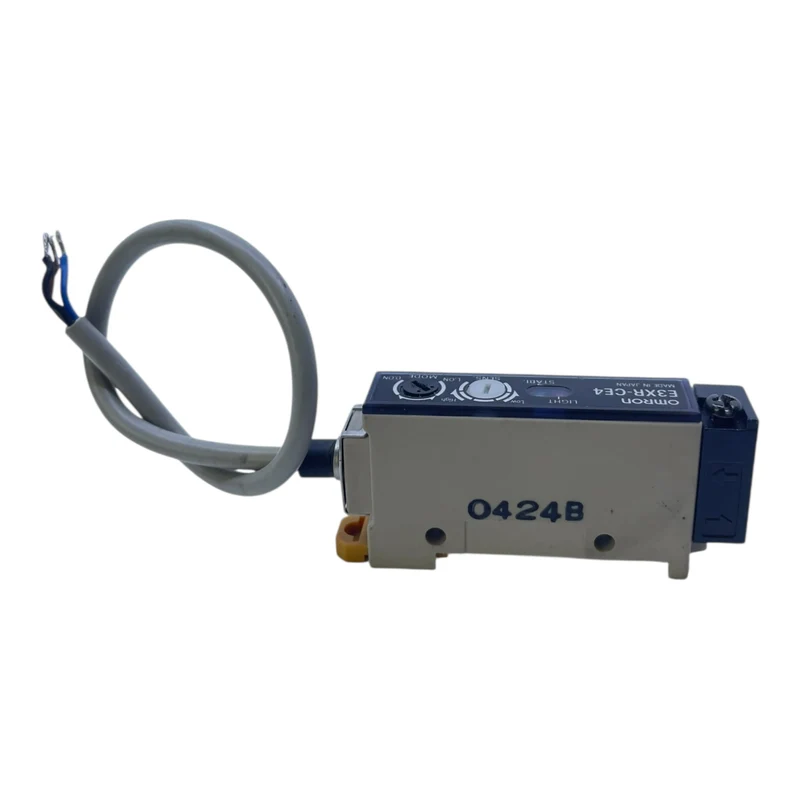 Omron Lichtwellenleitsensor E3XR-CE4 Lichtwellenleitsensor von Omron Industrie