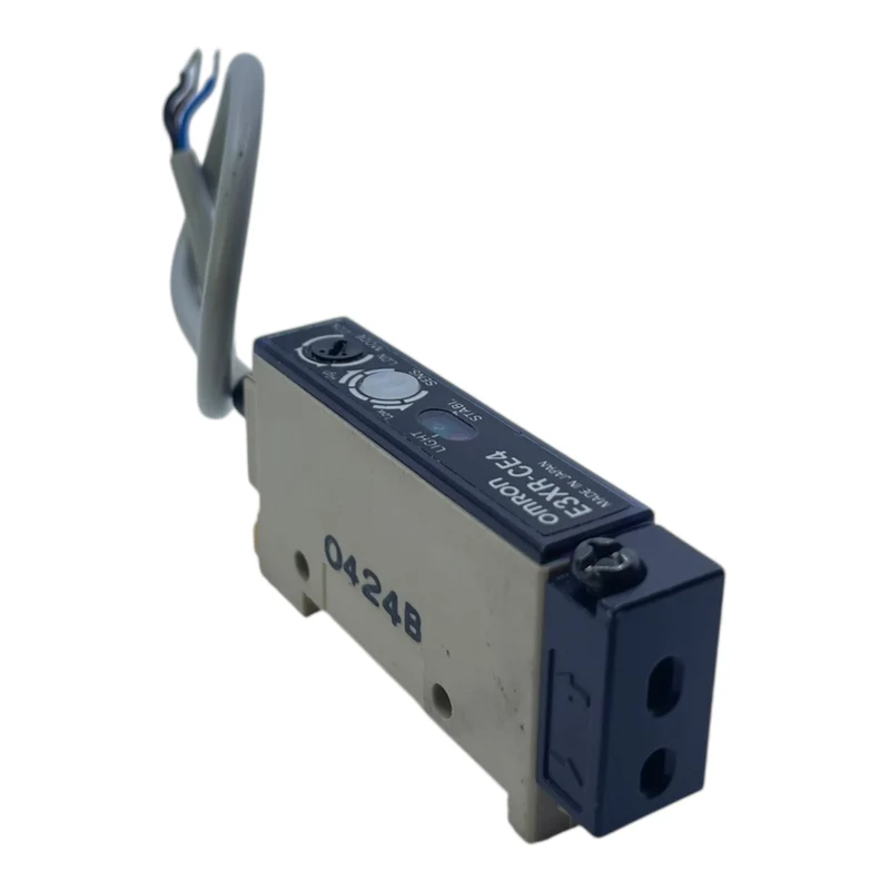 Omron Lichtwellenleitsensor E3XR-CE4 Lichtwellenleitsensor von Omron Industrie