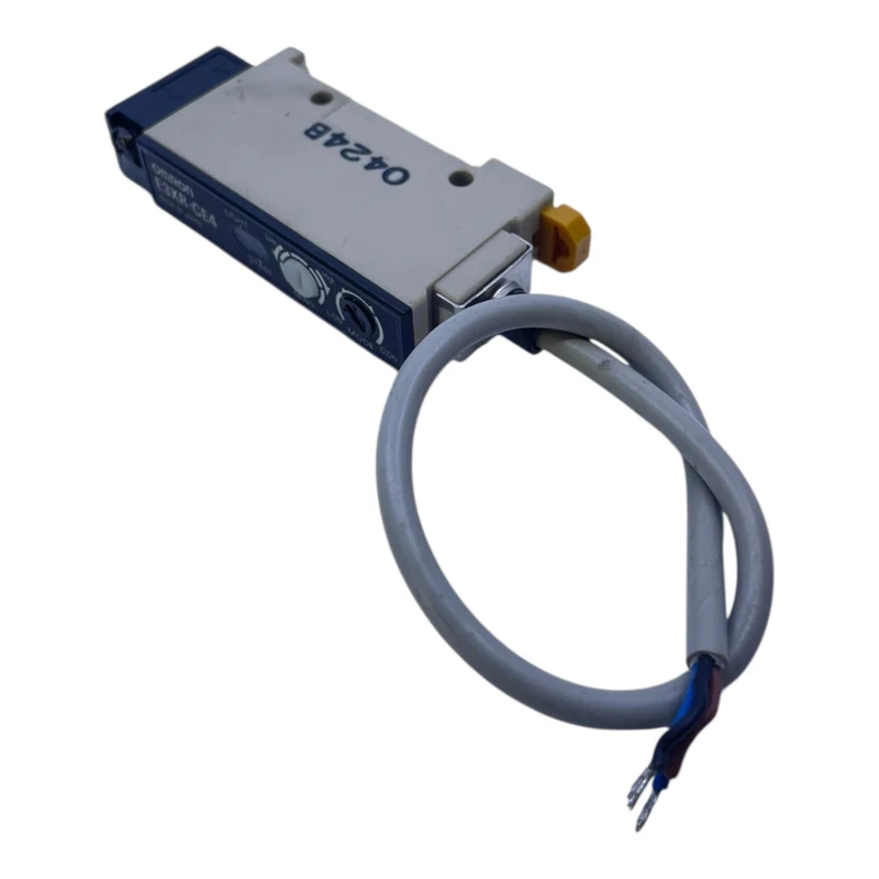 Omron Lichtwellenleitsensor E3XR-CE4 Lichtwellenleitsensor von Omron Industrie