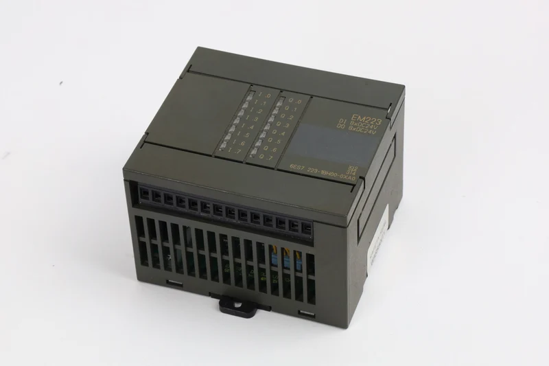 SIEMENS 6ES7223-1BH00-0XA0 auf Lager