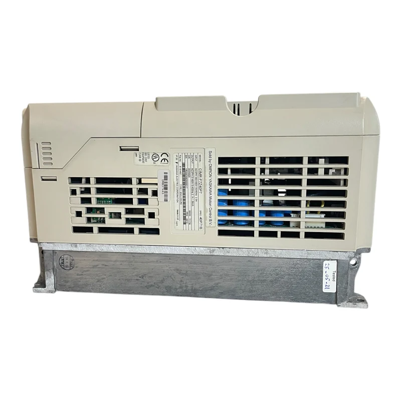 Omron CIMR-F7Z40P7 Frequenzumrichter für industriellen Einsatz
