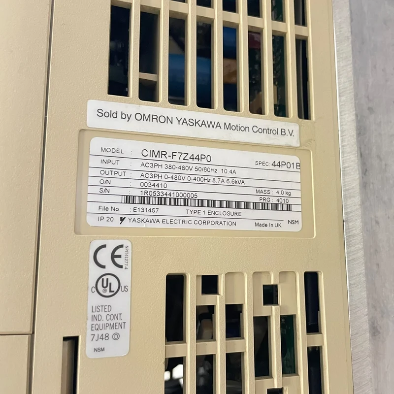 Omron CIMR-F7Z44P0 Frequenzumrichter für industriellen Einsatz