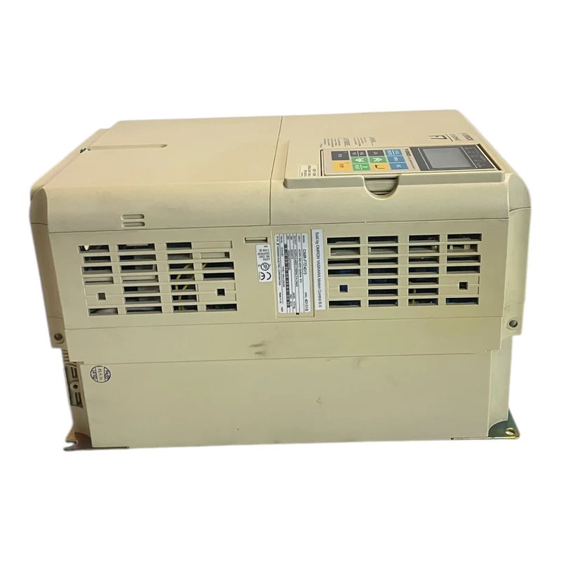 Omron CIMR-F7Z4015 Frequenzumrichter für industriellen Einsatz