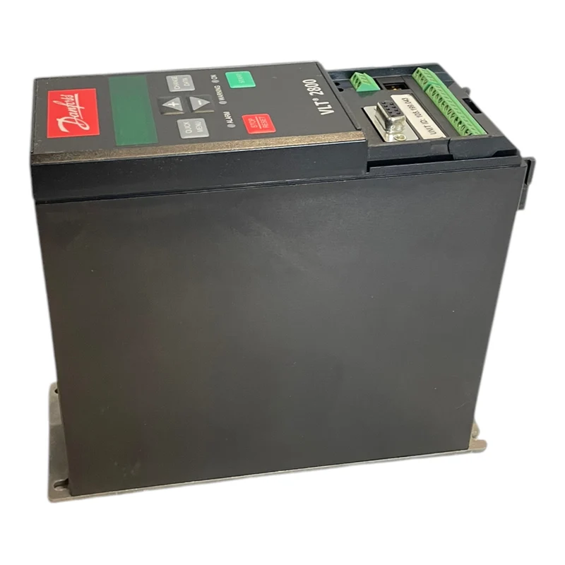 Danfoss 195N0019 Frequenzumrichter 1,3kVA VLT2805PS2B20STR1DBF10A00C0 Industrie