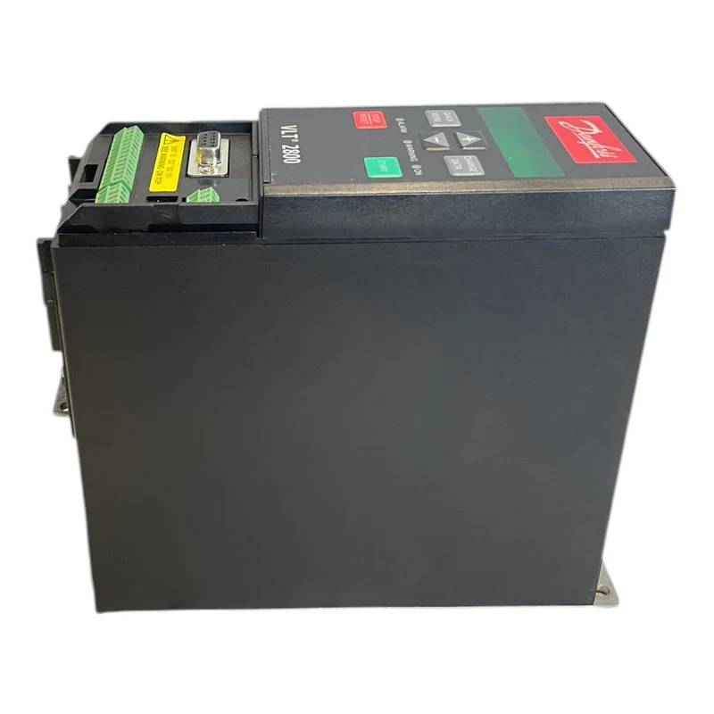Danfoss 195N0019 Frequenzumrichter 1,3kVA VLT2805PS2B20STR1DBF10A00 Industrie