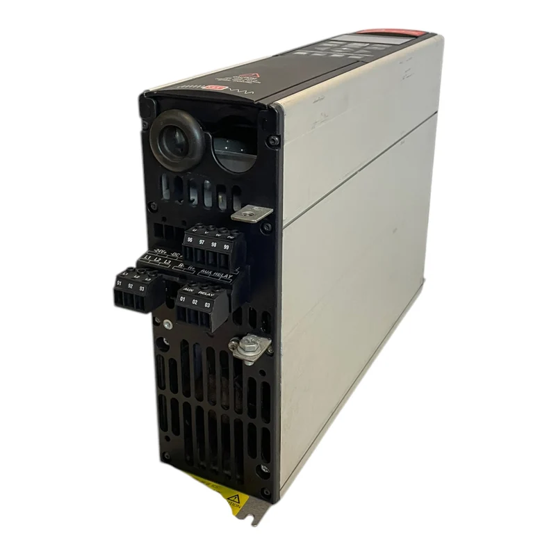 Danfoss 175Z0052 Frequenzumrichter 4,3kVA VLT5004PT5B20STR3DLF00A00 Industrie