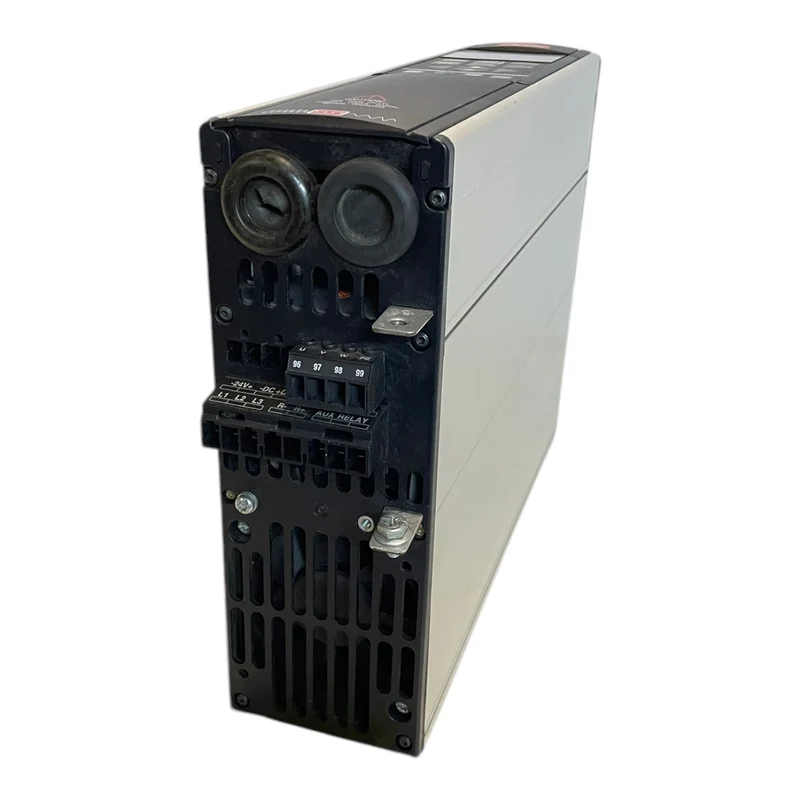 Danfoss 175Z0052 Frequenzumrichter 4,3kVA VLT5004PT5B20STR3DLF00A00 Industrie