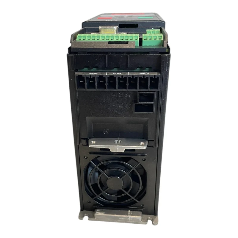 Danfoss 195N0003 Frequenzumrichter 0,9kVA VLT2803PS2B20STR1DBF00A00 Industrie