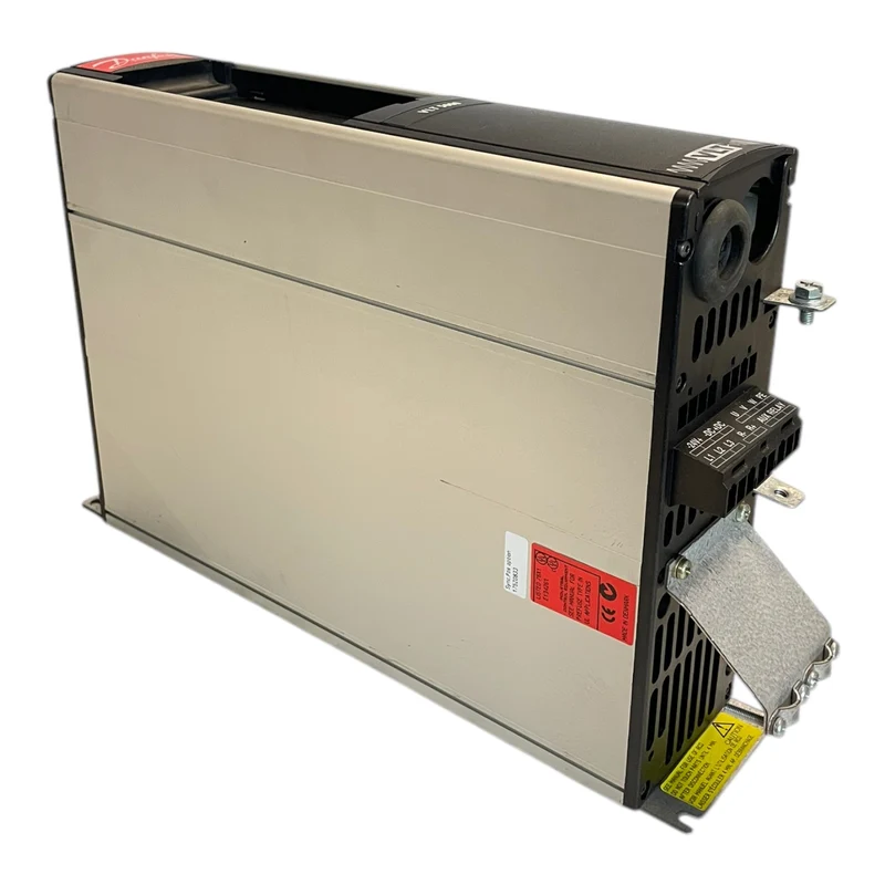 Danfoss 175Z0031 Frequenzumrichter 1,7kVA VLT5001PT5B20STR3D0F00A00C0 Industrie