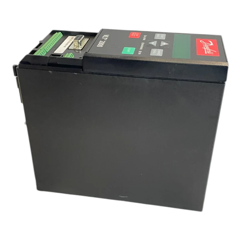 Danfoss 195N0004 Frequenzumrichter 0,9kVA VLT2803PS2B20STR1DBF10A00 Industrie