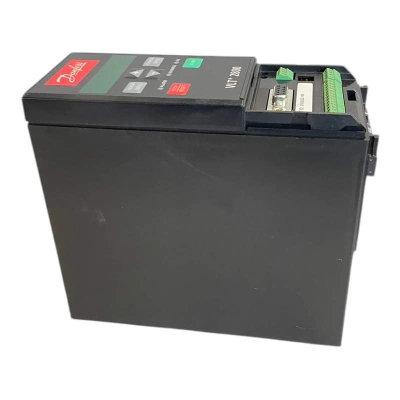 Danfoss 195N0004 Frequenzumrichter 0,9kVA VLT2803PS2B20STR1DBF10A00 Industrie