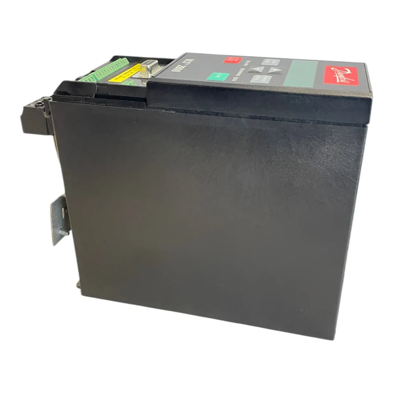 Danfoss 195N0031 Frequenzumrichter 1,7kVA VLT2807PS2B20STR1DBF10A00C0 Industrie