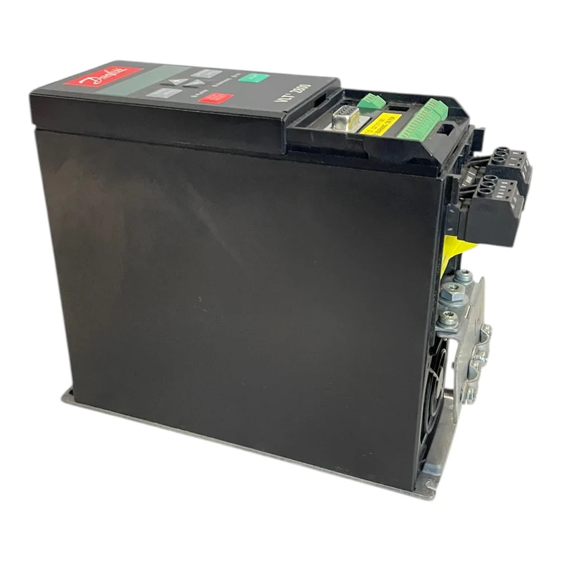 Danfoss 195N0031 Frequenzumrichter 1,7kVA VLT2807PS2B20STR1DBF10A00C0 Industrie