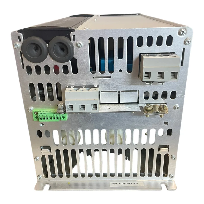 Danfoss FC-302P22KT5E20H1 131H3954 Frequenzumrichter 22kW Industrie Einsatz