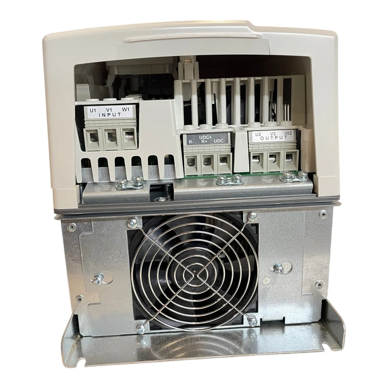 ABB ACS800-01-0016-7+P904 Frequenzumrichter 525-690V 15A 48/63Hz Industrie