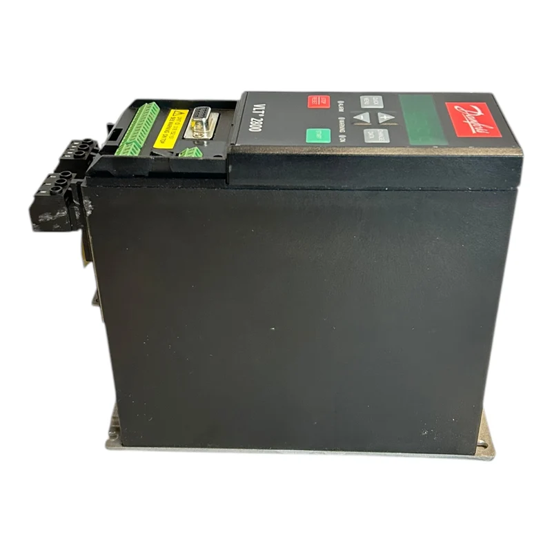 Danfoss VLT2805 195N0019 Frequenzumrichter VLT2805PS2B20STR1DBF10A00C0 Danfoss V
