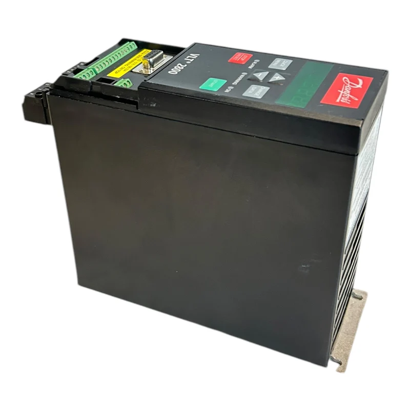 Danfoss VLT2803 195N0007 Frequenzumrichter VLT2803PS2B20STR1DBF10A00C0 Danfoss V