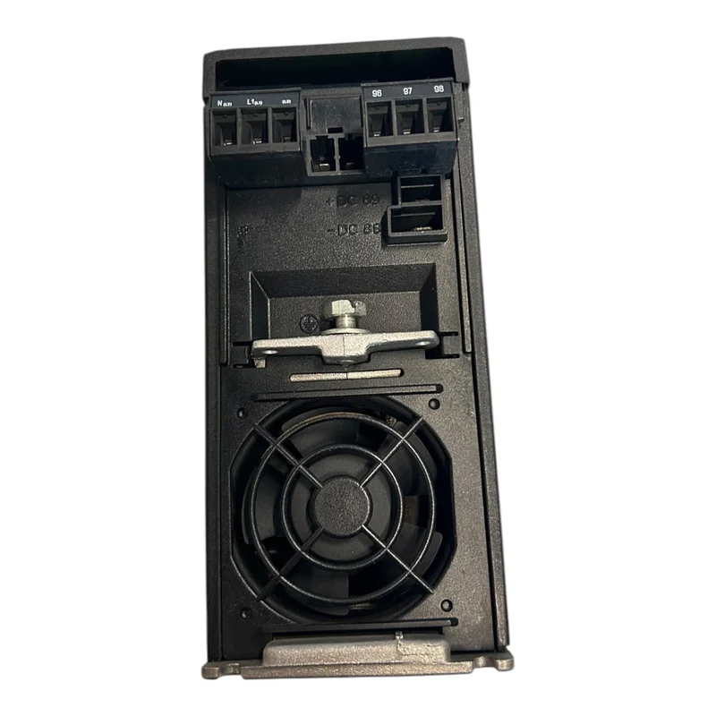 Danfoss VLT2807 195N0027 Frequenzumrichter VLT2807PS2B20STR1DBF00A00 Danfoss VLT