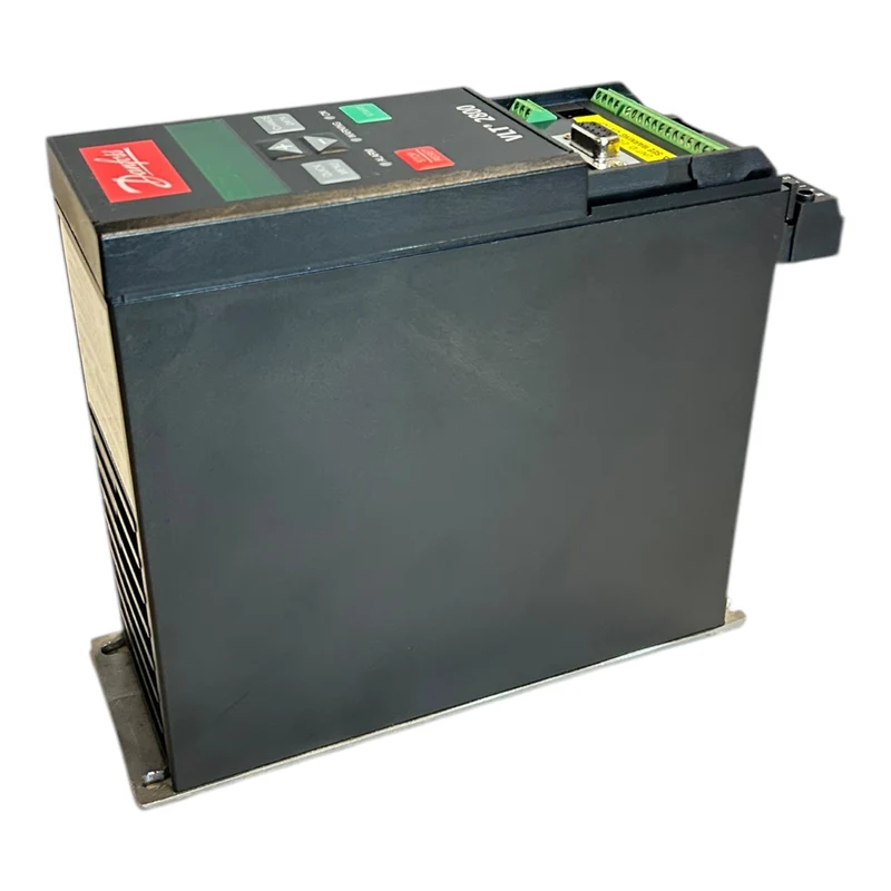 Danfoss VLT2805 195N0019 Frequenzumrichter VLT2805PS2B20STR1DBF10A00C0 Danfoss V