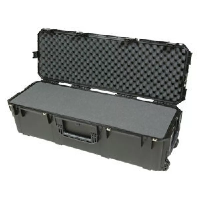 SKB 3I-4213-12BL 42" x 13" x 12" w/wheels layer