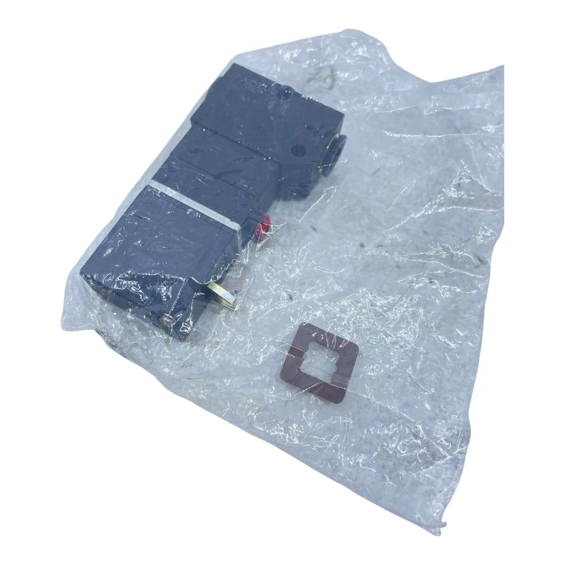 Bürkert Magnetventil 6106 C 0,9 FKM PA 24V 00137459 Magnetventil von Bürkert