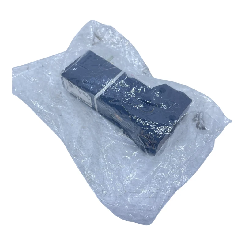 Bürkert Magnetventil 6106 C 0,9 FKM PA 24V 00137459 Magnetventil von Bürkert