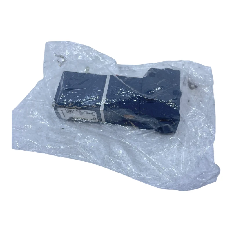 Bürkert Magnetventil 6106 C 0,9 FKM PA 24V 00137459 Magnetventil von Bürkert