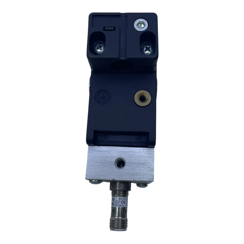 Bosch Pneumatikventil 0842900300 mit Balluff Sensor 516-325-E5-Y-S4