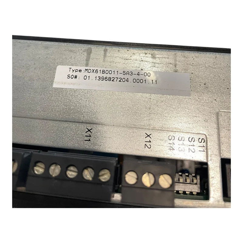SEW EURODRIVE Frequenzumrichter Movidrive MDX61B0011-5A3-4-00 1,1kW