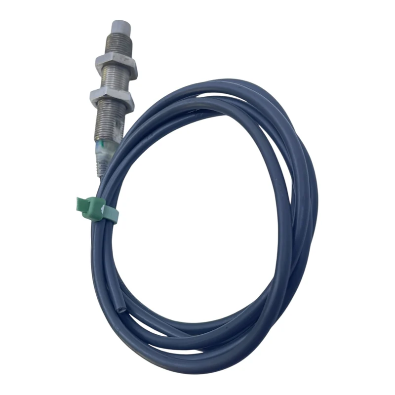 Omron Induktiver Sensor M18 5mm PNP NO 10–30V DC E2E2-X5MB1