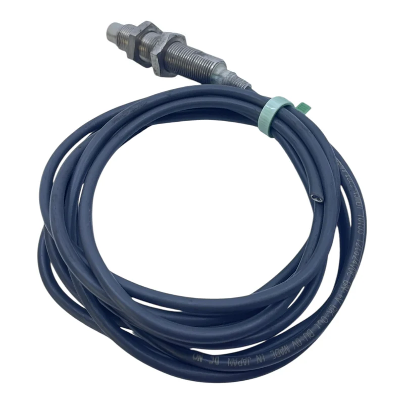 Omron Induktiver Sensor M18 5mm PNP NO 10–30V DC E2E2-X5MB1