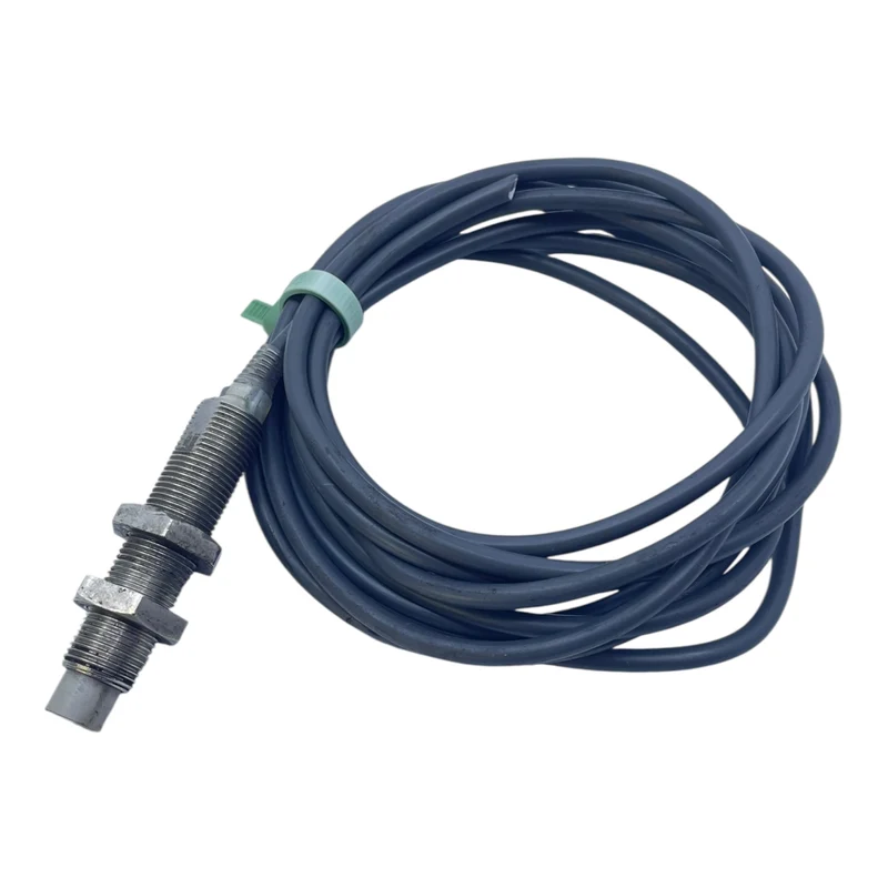 Omron Induktiver Sensor M18 5mm PNP NO 10–30V DC E2E2-X5MB1