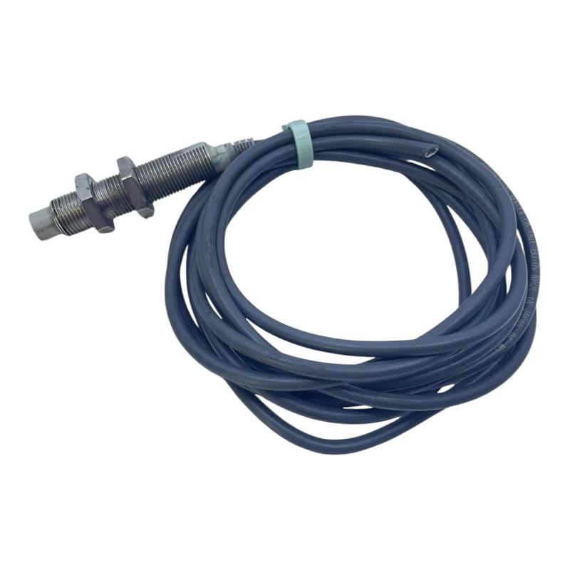 Omron Induktiver Sensor M18 5mm PNP NO 10–30V DC E2E2-X5MB1